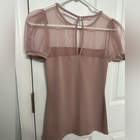 Express form fitting blouse - Picture 3 of 3